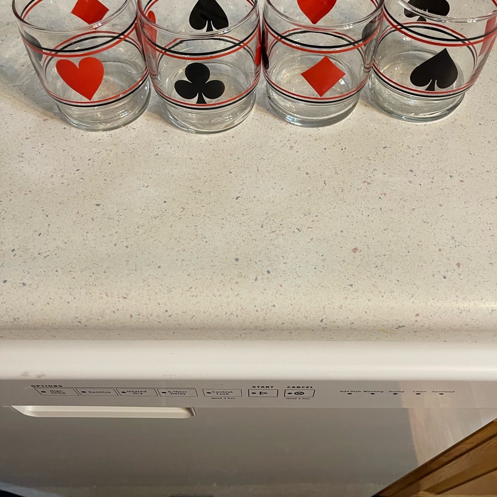 Set of  4. Playing Card low ball symbol Glasses. Very cute!